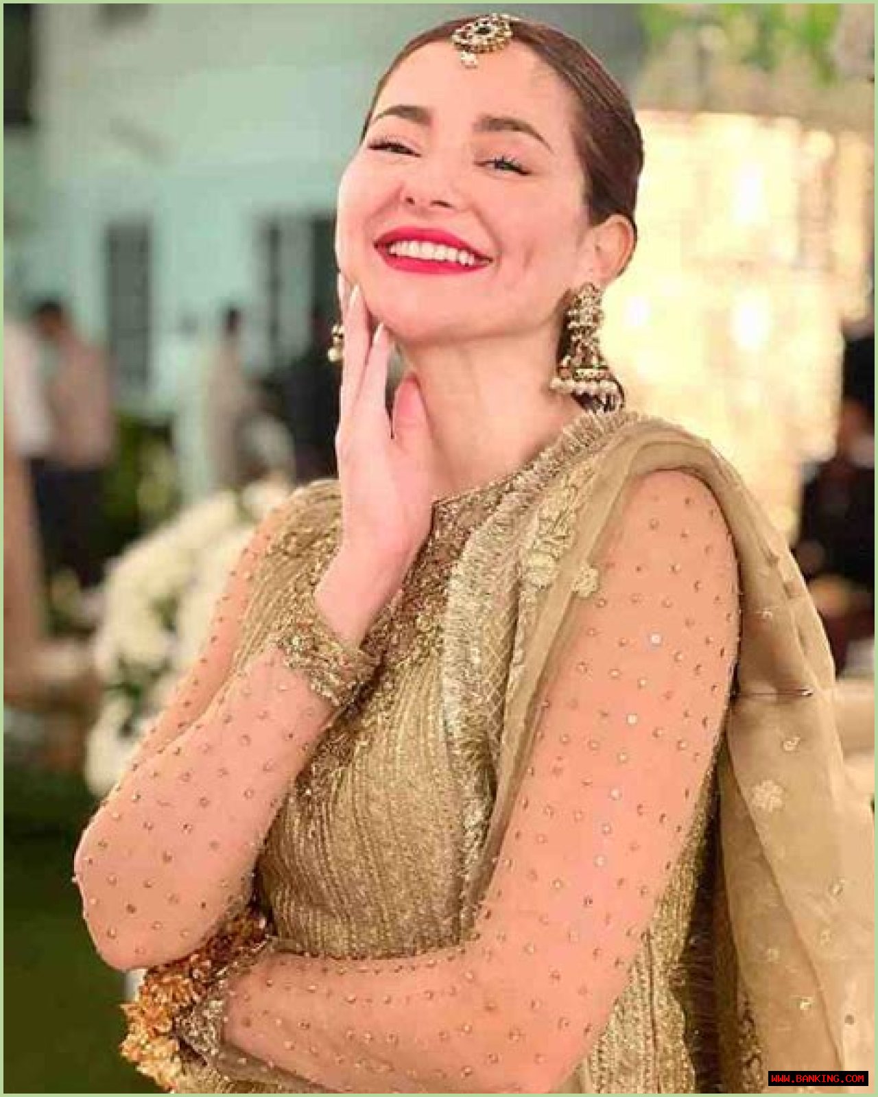Discovering Hania Amir's Height In CM: A Closer Look At The Rising Star