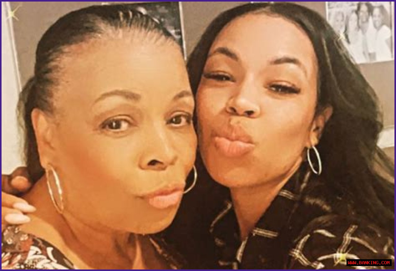 Kim Fields, Her Mom, And Sister